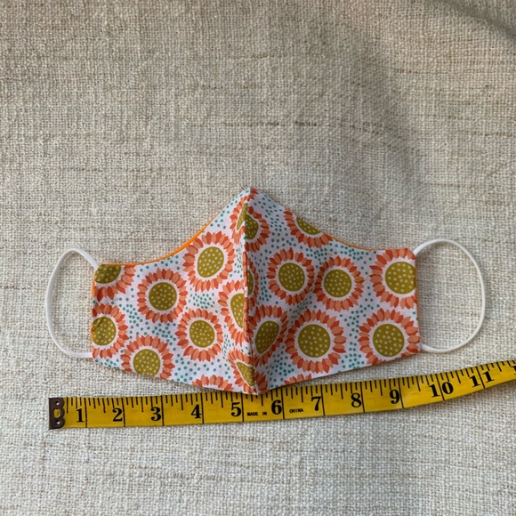 Sunflower Pattern Face Mask - Picture 2 of 3